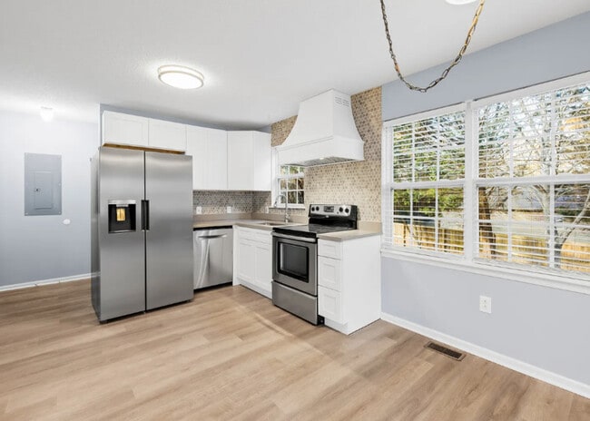 Photo - 7610 Sarah Dr