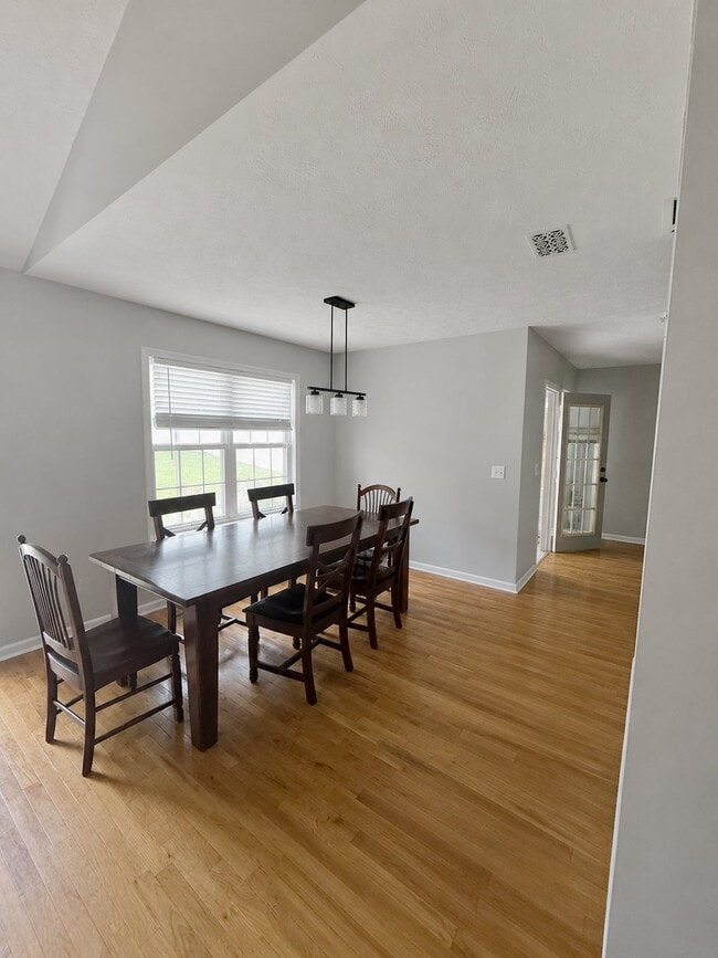 Photo - 409 Williamsport Dr