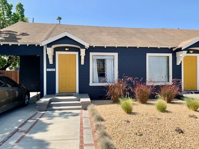 Photo - 2700 Exposition Pl