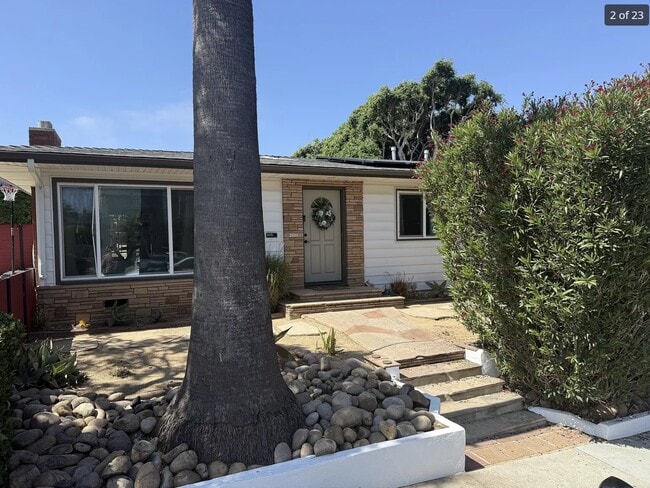 Building Photo - 2604 Camulos St Rental