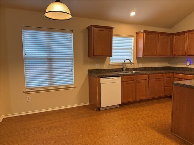 Photo - 1341 Rainbow Parke Dr