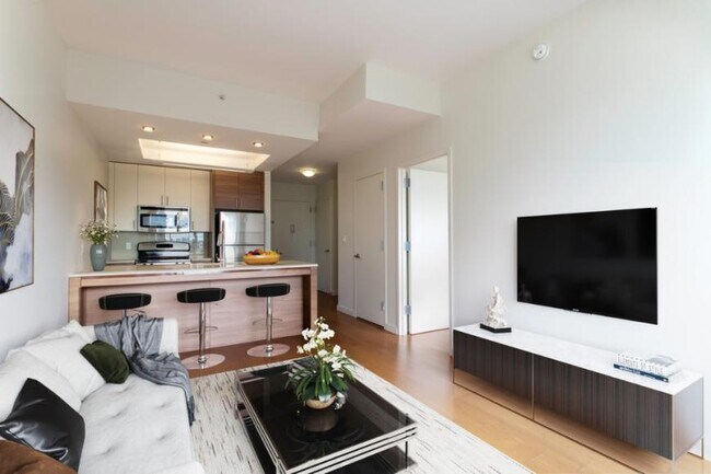 Building Photo - 0 bedroom in LONG ISLAND CITY NY 11101 Unit 7C Rental