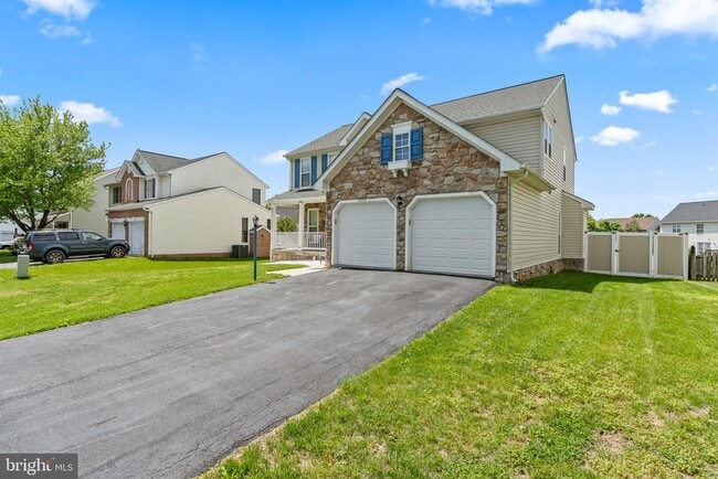 Photo - 18318 Lyles Dr