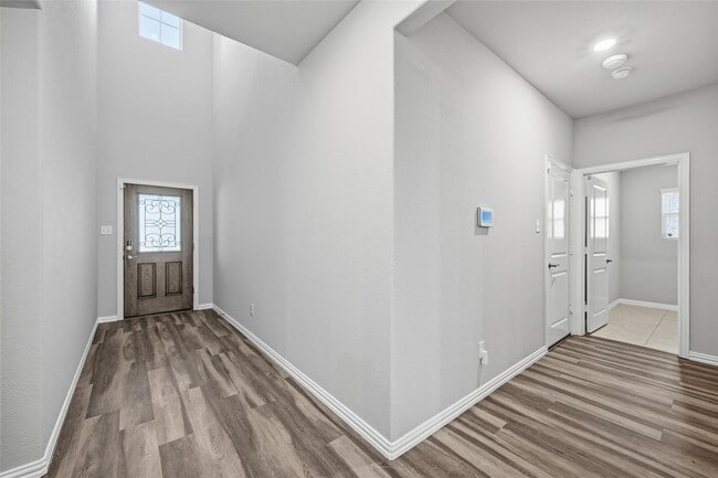 Photo - 206 Fieldstone Dr