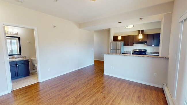 Photo - 10004-1097A 97A St Unit 306