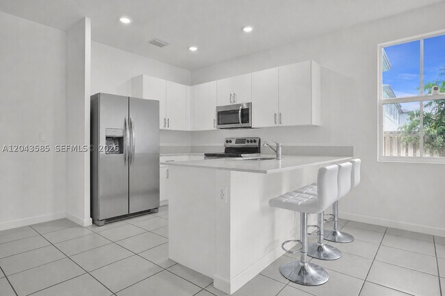 11889 NW 47th St