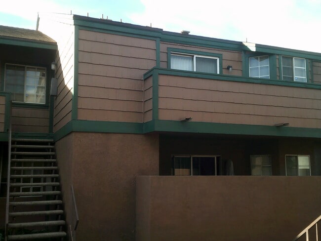 upstairs 2b2b A - Stonegate