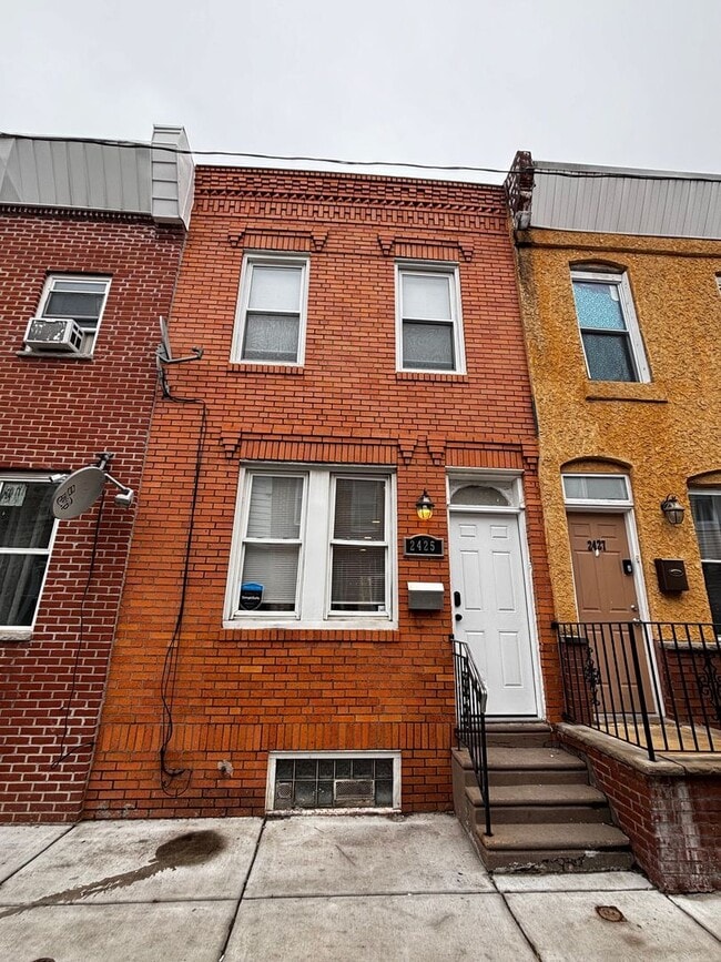 Building Photo - Charming 3 Bedroom Rehab