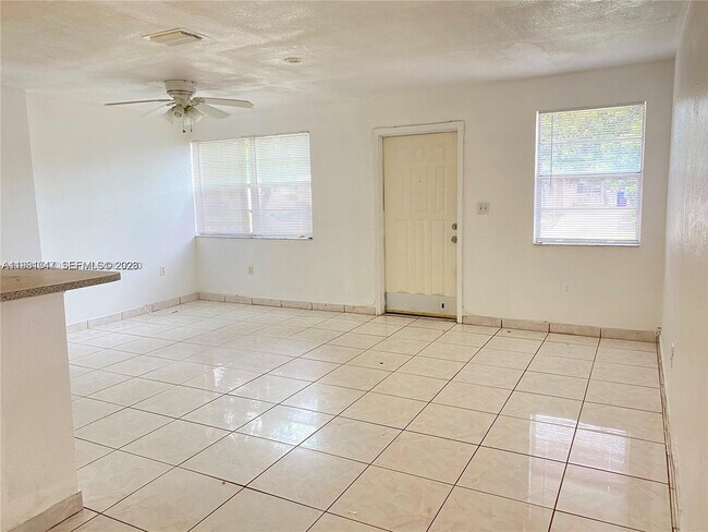 Photo - 3621 SW 46th Ave Unit 0