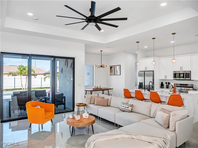 Photo - 319 Tropicana Parkway W