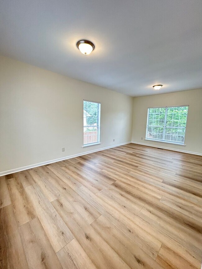 Photo - FRESHLY UPDATED IN NORTHEAST COLUMBIA