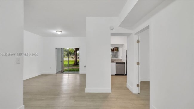 Photo - 2421 NW 96th Terrace Unidad 20I