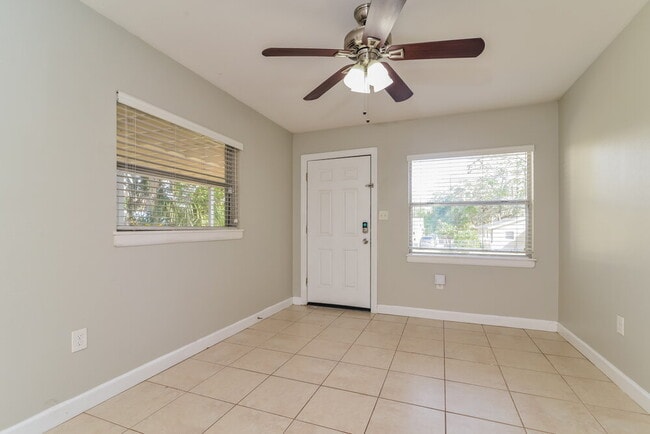 Photo - 132 Alder Ave