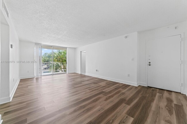 Photo - 498 NW 165th St Unidad D-201