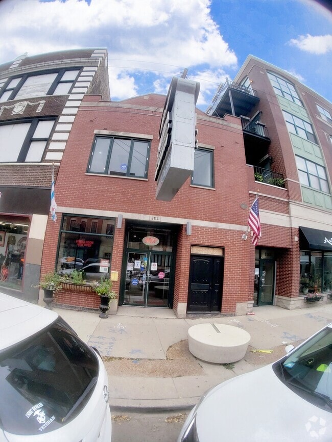 Building Photo - 3114 N Lincoln Ave Rental