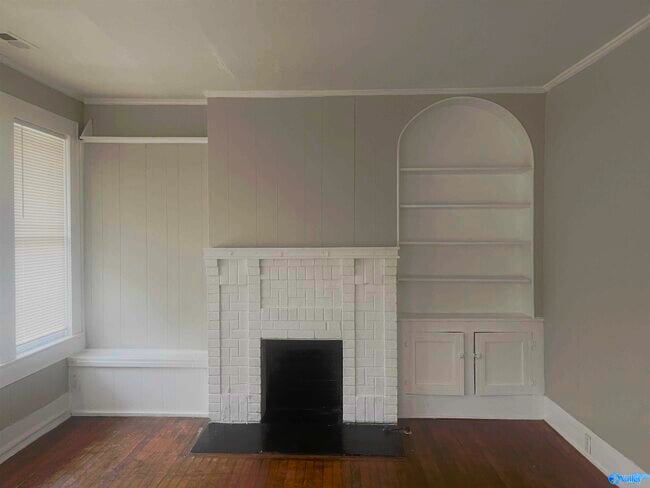803 Main St E