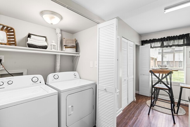 Washer and Dryer - Brook Hill Townhouse - Students Save Up to...
