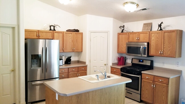 Photo - Great home located in Desert Sands @ Painted Desert.