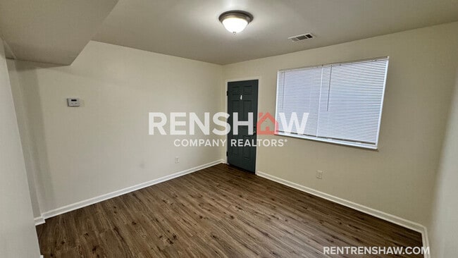 Photo - 288 Leath St