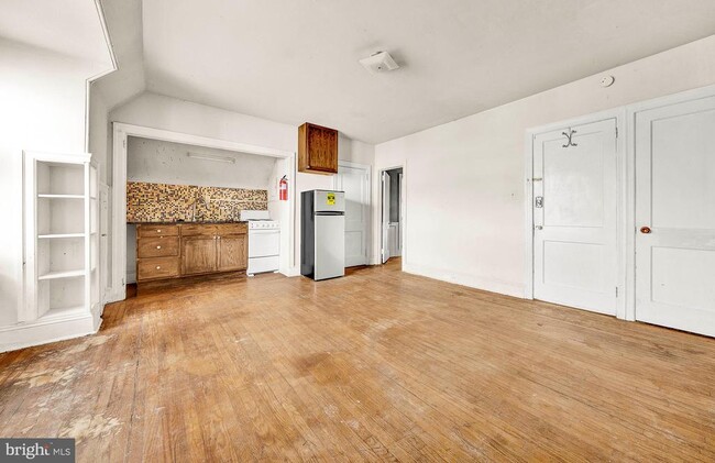 Photo - 1020 W Main St