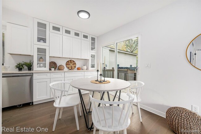 Photo - 4910 Chipman Dr