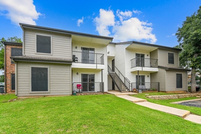 Photo - Oaks of Denton