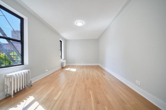Building Photo - 0 bedroom in New York NY 10011 Unit 4E Rental