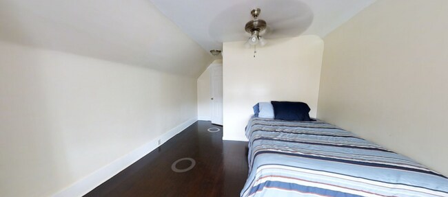 Photo - 2319 E Genesee St