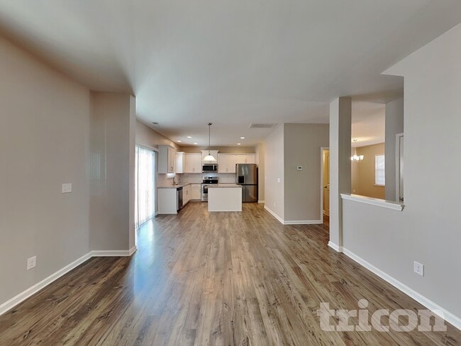 Photo - 150 King William Dr