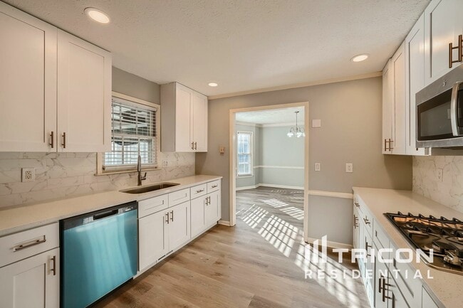 Photo - 135 Clearbrook Way