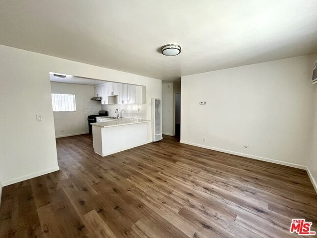 Photo - 829 Alpine St Unit 6