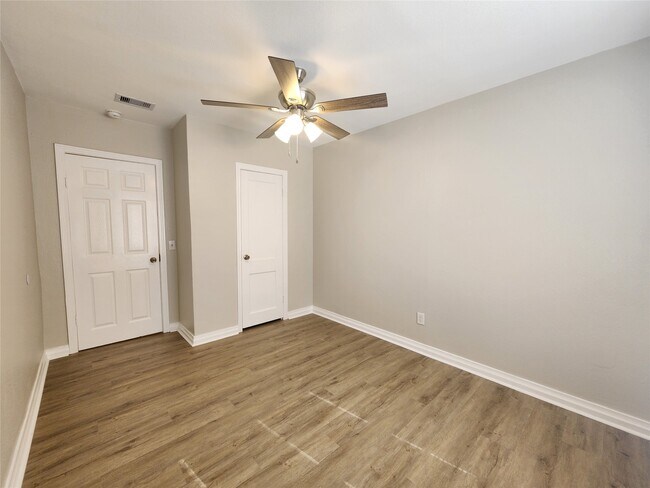 Photo - 138 W Marion St