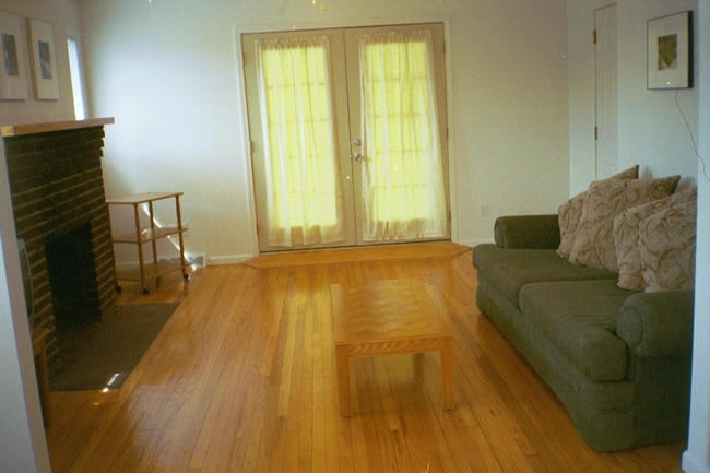 Photo - 330 Green St Unidad HO-3