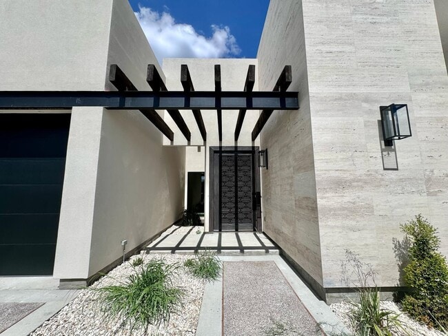 Photo - 2925 Fisher's Hill Loop