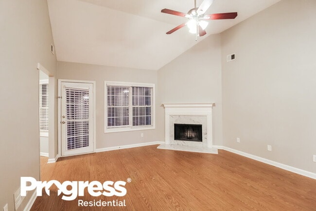 Photo - 1917 Summit Creek Way