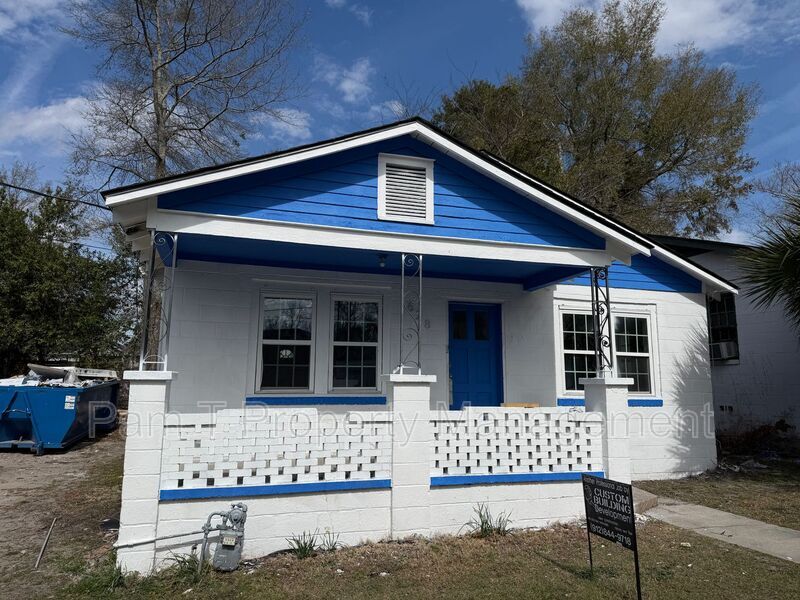 Photo - 628 W 48th St