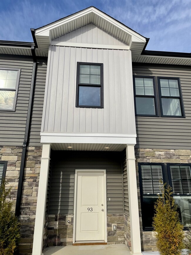 Photo - 93 Warwick Dr