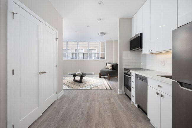 Photo - 60 Tyndall Avenue