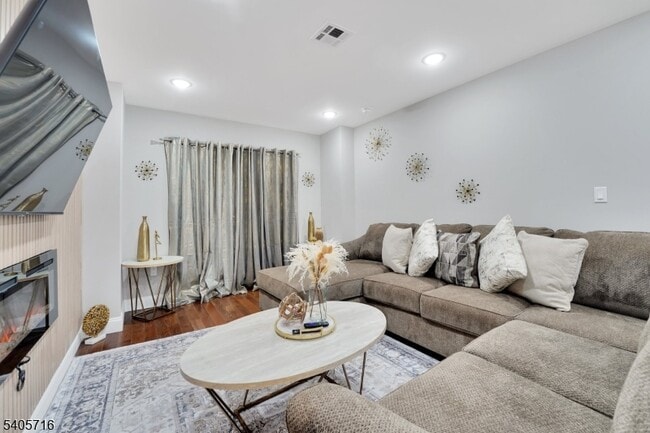 Photo - 225 S 9th St Unit 2