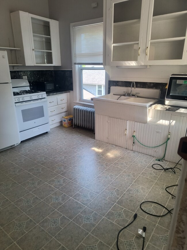 Photo - 772 Main St Unit 2nd Floor