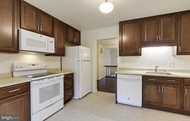 Photo - 5732 Lofthill Ct