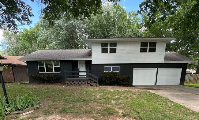 6 Bed 2.5 Bath 2 Car Garage - 6 Bed 2.5 Bath 2 Car Garage Casa
