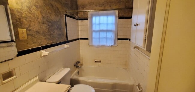 Photo - 1303 Whilden Pl Unit B