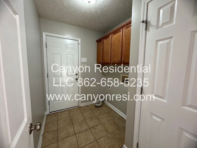 Photo - 105 Scaley Bark Dr