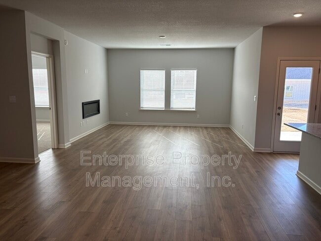 Photo - 230 Kipling Dr