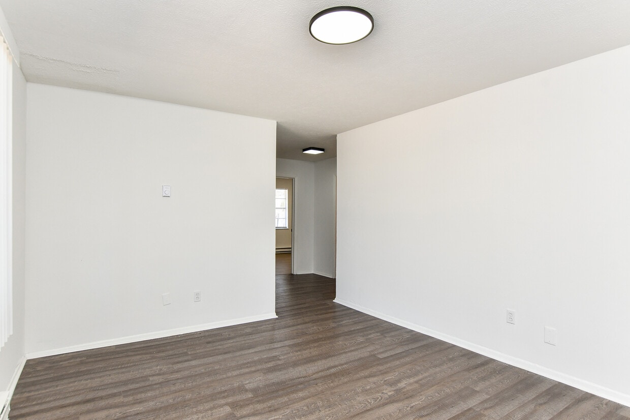 Photo - 409 Lily St-4