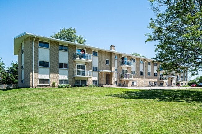 Photo - 716 Downie St