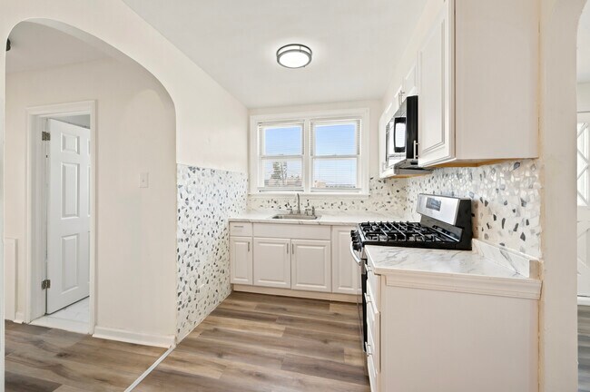 Photo - 6713 E Roosevelt Blvd Unit 2nd Floor Apartment