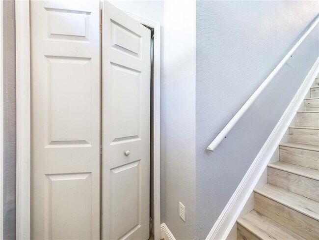 Photo - 5521 Rosehill Rd Unit 203