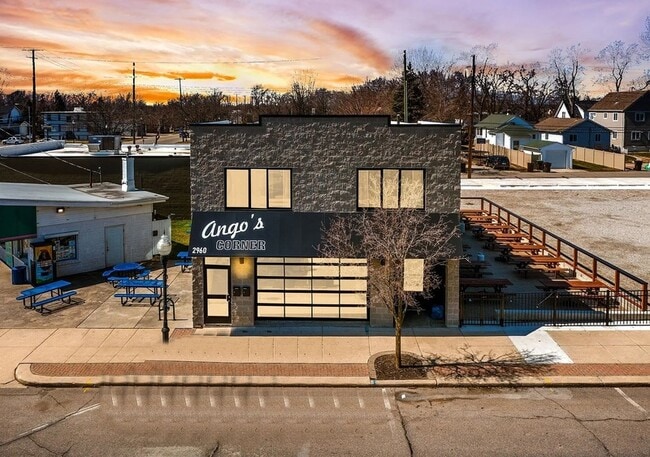 Building Photo - 2964 W Jefferson Ave